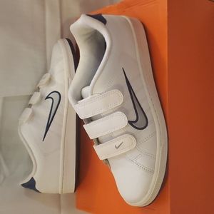 NIKE Air Prestige Sneakers